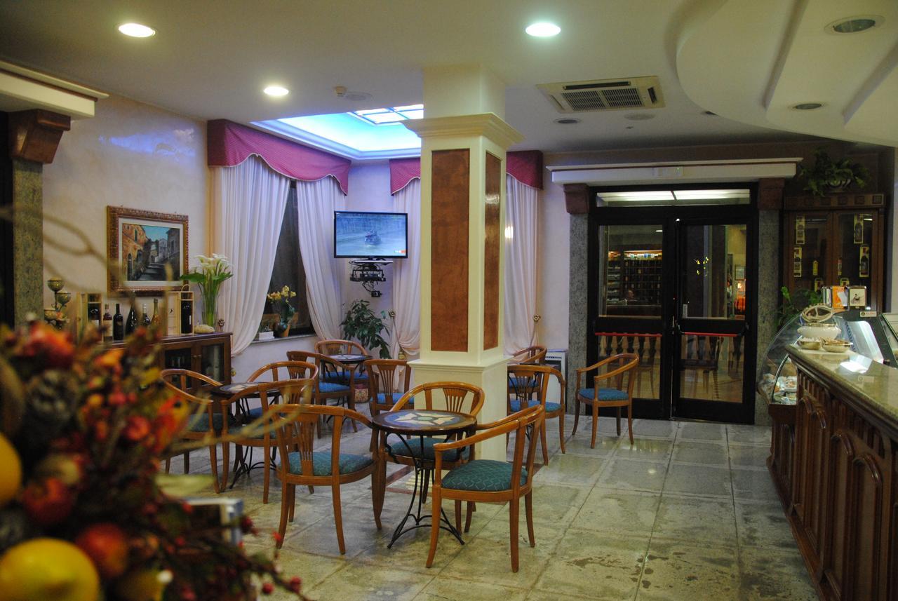 Hotel Ristorante La Siesta Pietrapaola Екстериор снимка